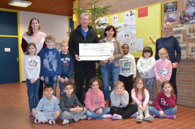 Freude über hohe Spendensumme in der Ketteler-Schule Image 1