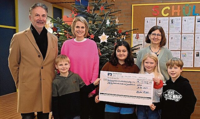 Schulspende von 4788 Euro Image 1