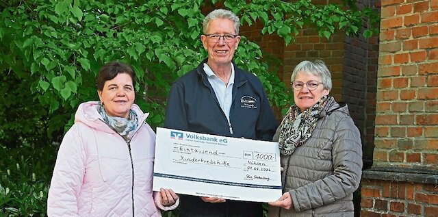 Theatergruppe aus Mühlen spendet 3000 Euro Image 1
